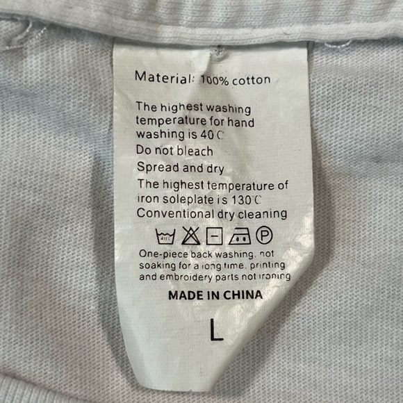 Calvin And Hobbes T-Shirt - Picture 2 of 4